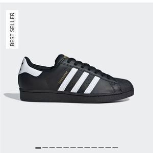 SUPERSTAR SHOES
Color: Core Black / Cloud White / Core Black
Size: M 7 / W 8